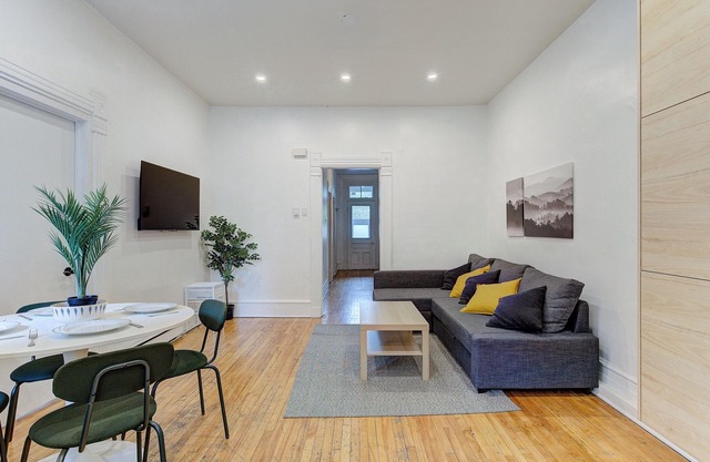 Spacious 3 bedrooms in DT Montreal*