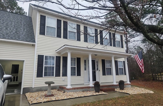 Spacious 3 BR, 2.5 Bath on quiet cul-de-sac within minutes of Leland Town Center