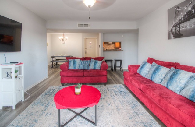 Spacious 3 BR, 2 BA Condo near Med Center & NRG