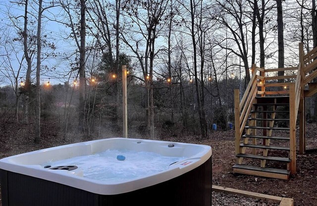 Spacious 3 BR Hot Tub Wine Trail Wintergreen