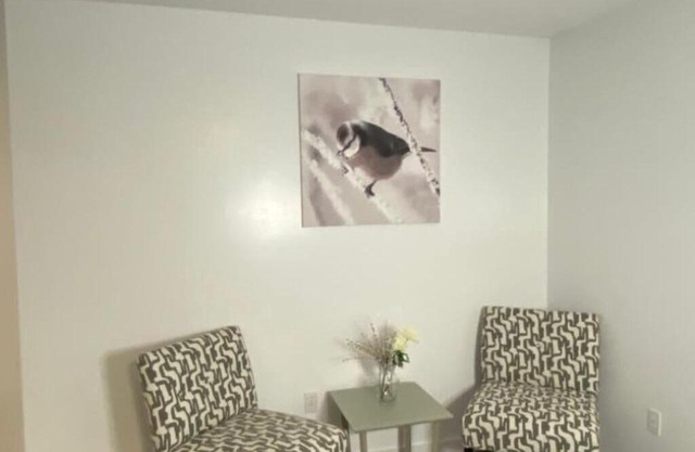 Spacious 3 BR House Near White Oaks Mall / Victoria Hospital W Free Parking