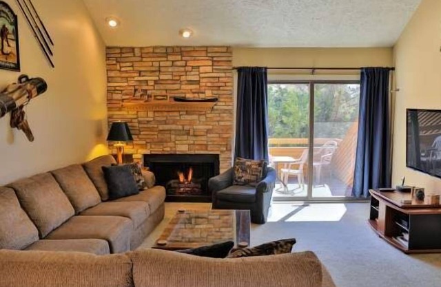 Amplio, 3 niveles Trout Creek Condo # 2 - 5 habitaciones, 3. 5 baños. Cerca del gimnasio y amp; Piscina.