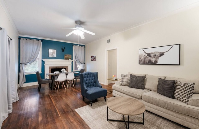Spacious 3BR/2BA 1st Floor Apt in Historic Alta Vista, SA, 20% Off! Free Parking