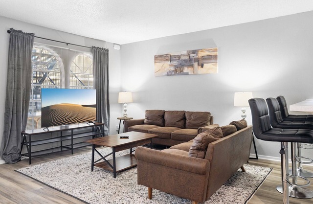 Spacious 3BR/2BA next to UT 9686