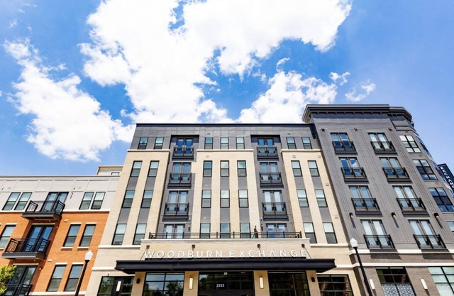 Spacious 3BR/3BA Suites Near Downtown Cincinnati