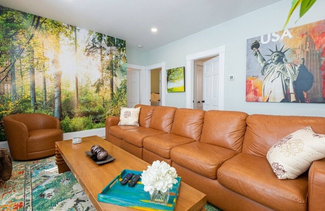 *Spacious Charming 3BR|Salem+Beverly|Parking