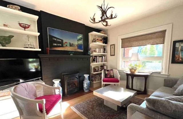 Spacious 3BR Hm - Midtown Gem - Ideal for Families - Steps 2 Everything