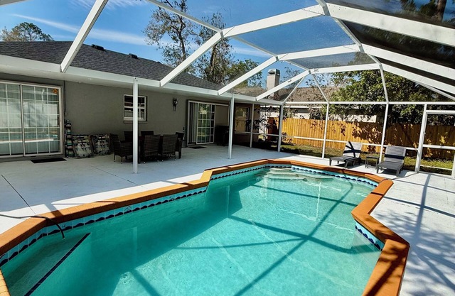 Spacious 3BR Home in Prime Location – Private Heated Pool & Hot Tub