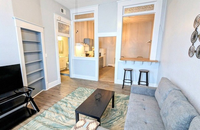 Spacious 3BR on the Square