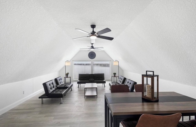 Save 20%! 3BR Oviedo Gem Pets + Workspace