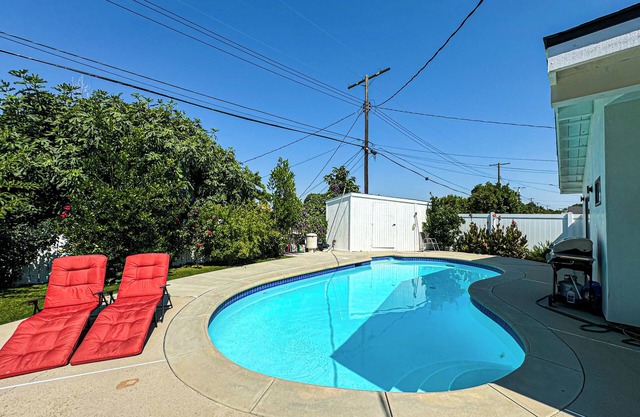 Spacious 3BR Retreat with Private Pool - FRHH- MO
