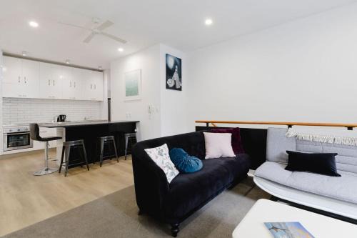 Spacious 3BR Retreat on City Fringe w Free Parking