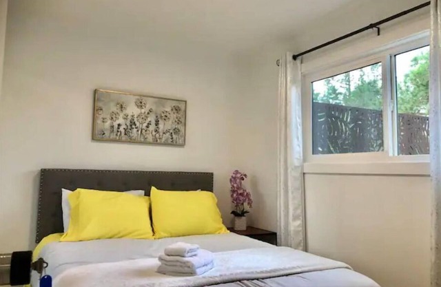 Spacious 3BR w/ Outdoor Patio - Good for Big Group