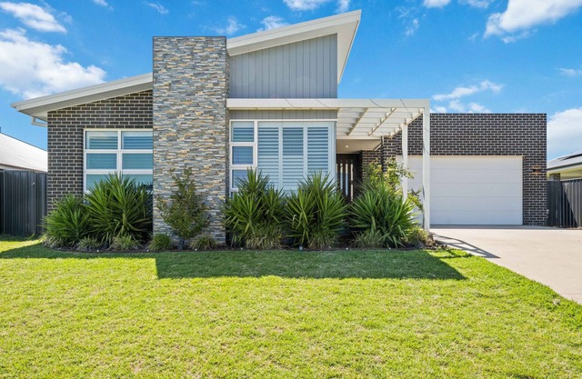Spacious 4-Bed Holiday Getaway