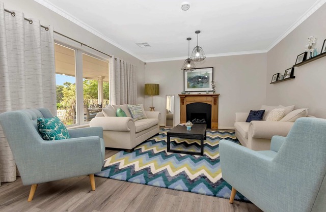 Spacious 4 Bed Home on Vineyard In Barossa Valley