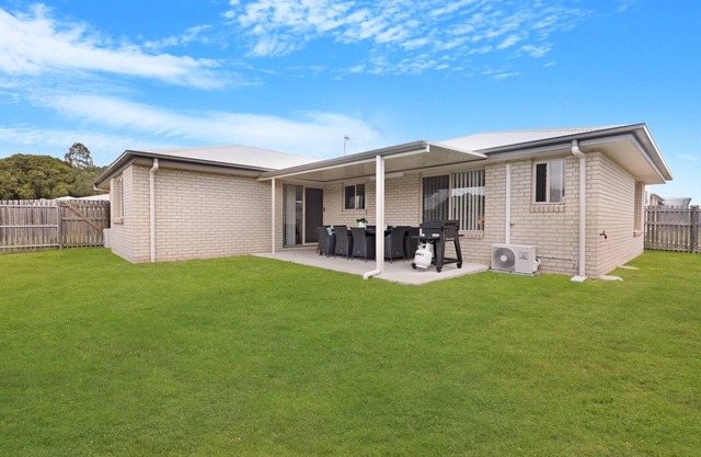 Spacious 4-Bed Home with Alfresco BBQ Area