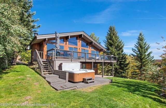 Spacious 4-bedroom house in Snowmass Village with a beautiful view.