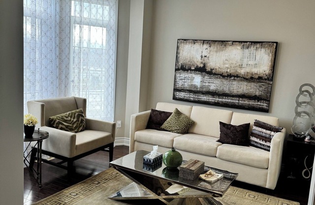 Spacious 4-bedroom house with WiFi and AC in charming Richmond Hill