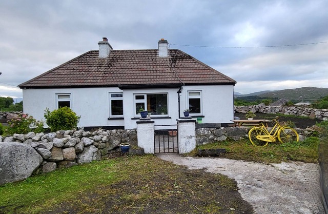 Spacious, 4 bedroom Cottage with breath taking views.