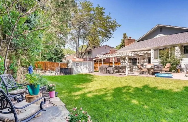 Spacious 4 bedroom DTC home with a hot tub