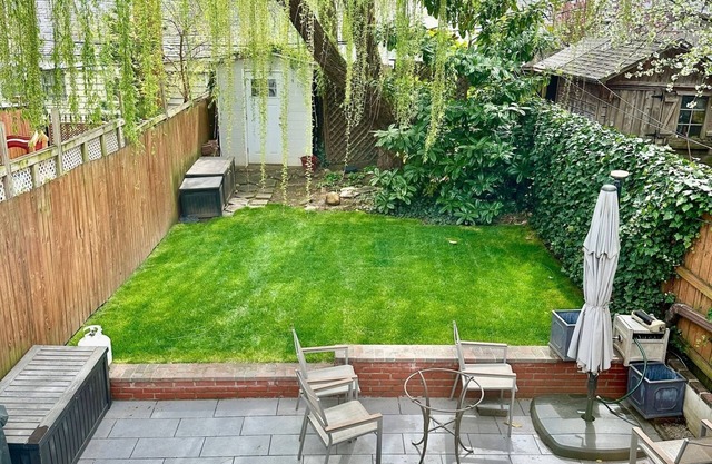 Spacious 4-bedroom home in Georgetown with parking and patio