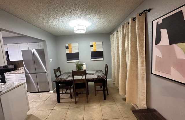 Spacious 4-bedroom -Harned Court A