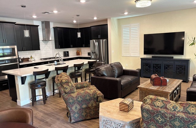 Spacious 4-bedroom house in lovely Elk Grove with AC and Tesla CHARGER!!!!!