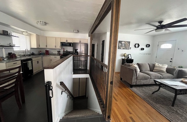 Spacious 4-bedroom house with WiFi and AC in charming Pocatello