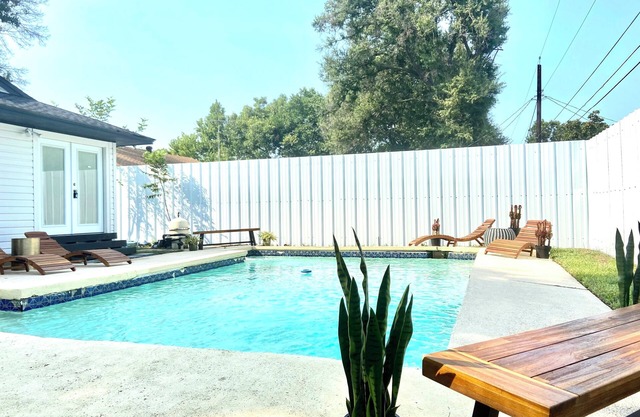 Spacious 4 Bedroom Home with Pool & NO CLEANING FEE
