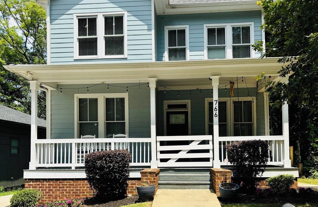 Spacious 4-bedroom house in charming Atlanta thats 5 min away from Midtown