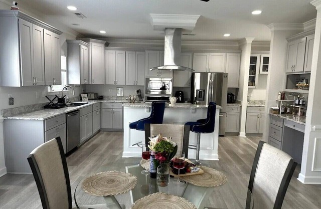 Spacious 4-bedroom house with AC , WiFi and a Gamerooom in fantastic Hampton