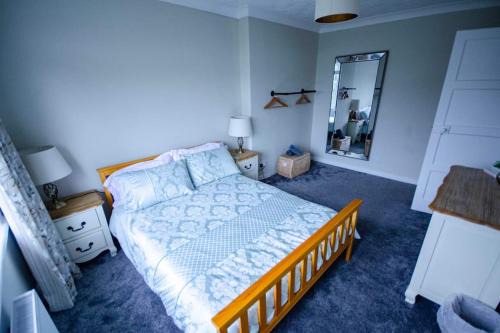 Spacious 4-Bedroom House in Glenboig