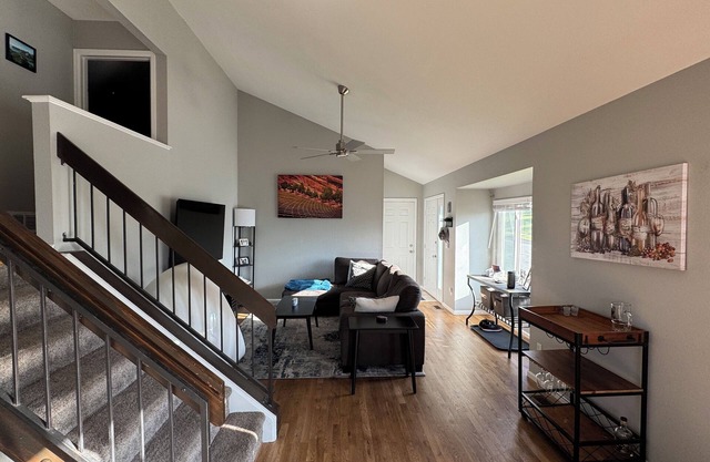 Spacious 4-bedroom house with AC and 1GB WiFi in tranquil Arvada