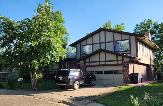 Spacious 4-bedroom house in amazing Denver DTC area close to lots of amenities
