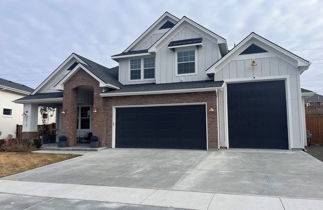 Spacious 4-bedroom house in lovely Nampa with AC, WiFi
