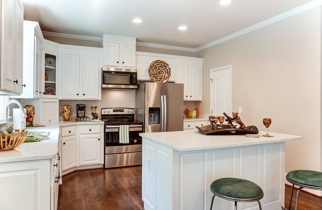 Spacious 4 Bedroom in Prime Location!