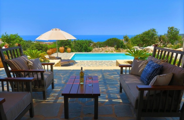 Villa Minea, la espaciosa villa de 4 dormitorios con piscina climatizada