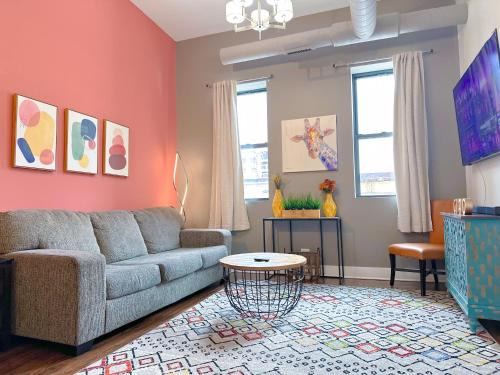 Spacious 420-Friendly 2BR Retreat Near McCormick Place, Grant Park and Soldier Field