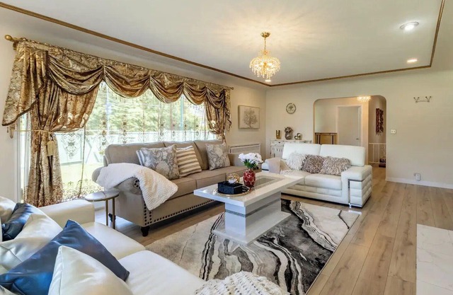 Spacious 4BD Family Home in Shaughnessy! STR License: 25-158069