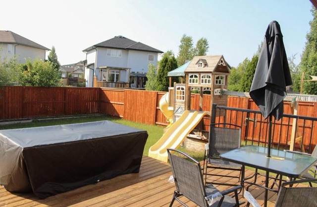 Spacious 4BR-4BA House for Large Families & Group in Stonebridge