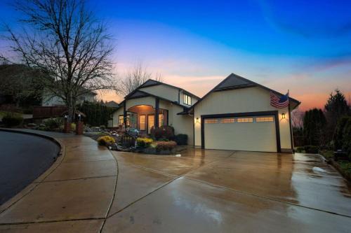 Spacious 4BR retreat in the heart of wine country