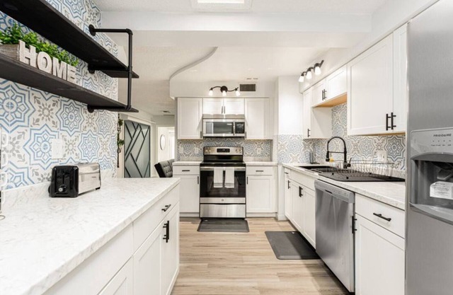 Orlando 4BR Getaway Family & Pet Friendly