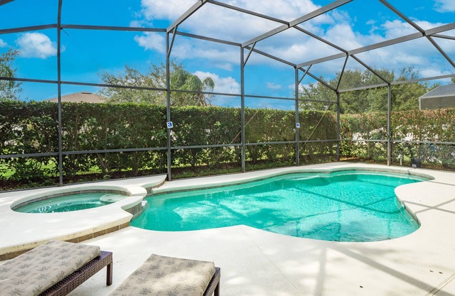 ⭐ Spacious 5 bed, 4 bath Property | Games Room | Private Pool | Mins to Disney ⭐