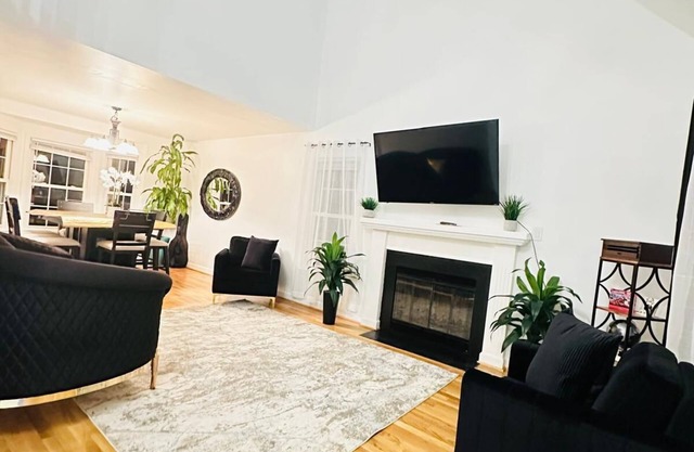 Spacious 5-bedroom house in brilliant Alexandria with fitness room, WiFi