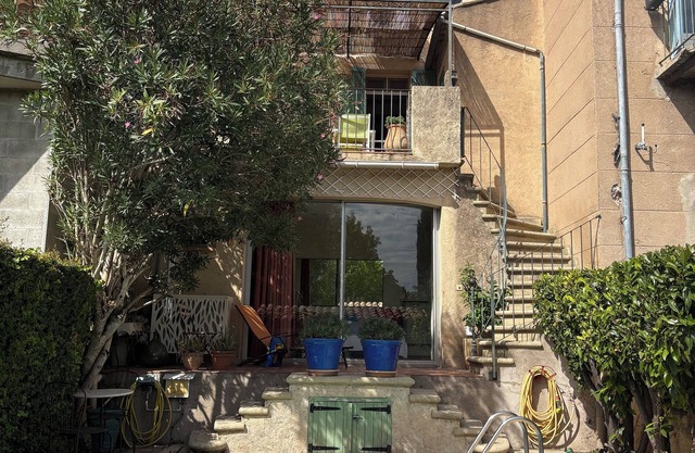 Spacious 5-bedroom Villa with AC, pool, WiFi and more in charming Carcès