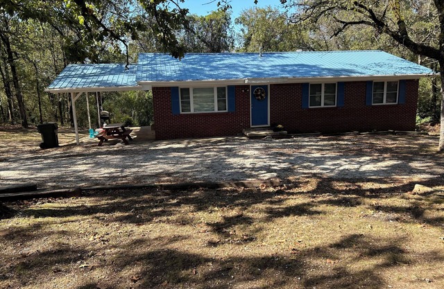 Spacious 5-bedroom house on quiet deadend road in Malvern with AC, WiFi