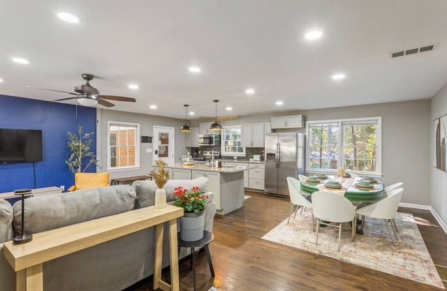 Spacious 5-bedroom House minutes from Downtown Tucker
