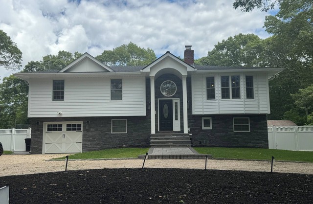 Spacious 5-bedroom house with AC, WiFi in charming East Quogue