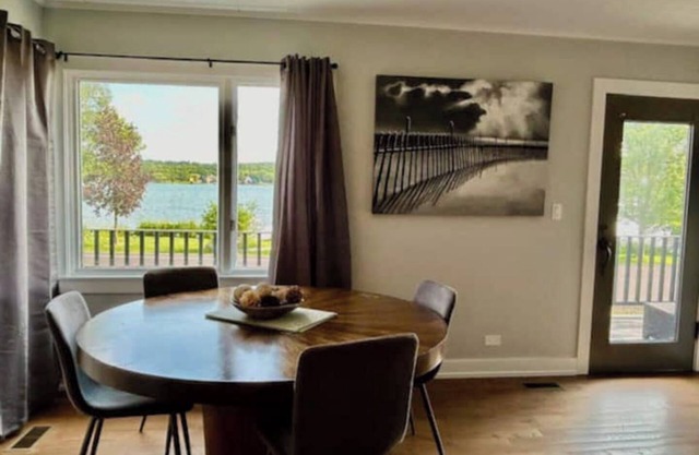 Spacious 5-bedroom house in lovely Lake Geneva with AC, WiFi