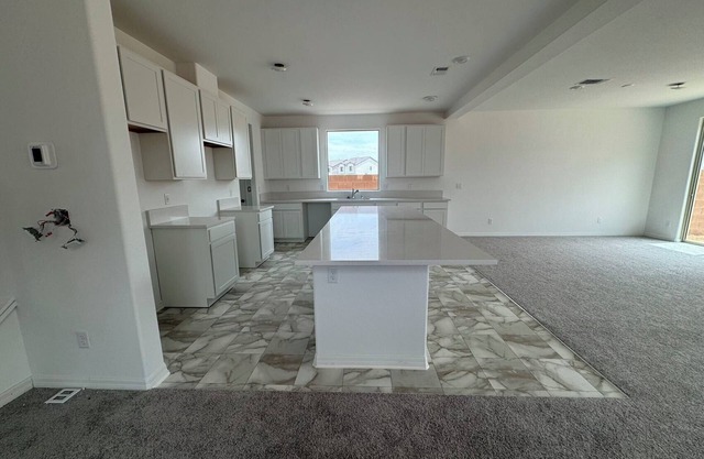 Spacious 5-bedroom villa in vibrant Las Vegas with fitness room, WiFi